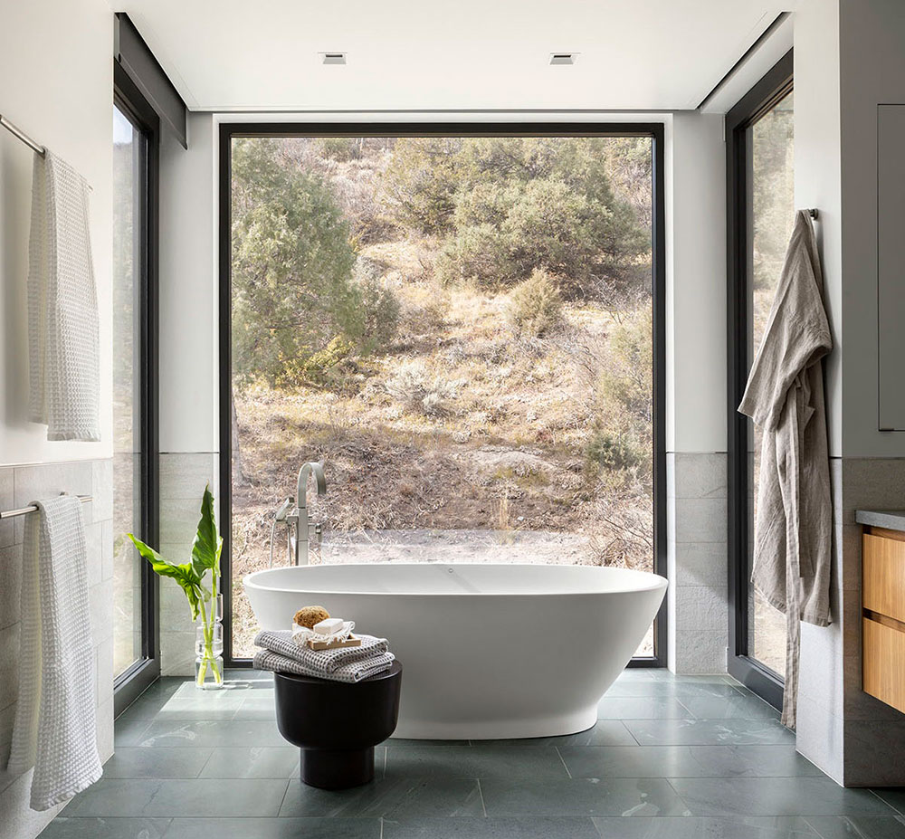 KH Webb Modern bathroom